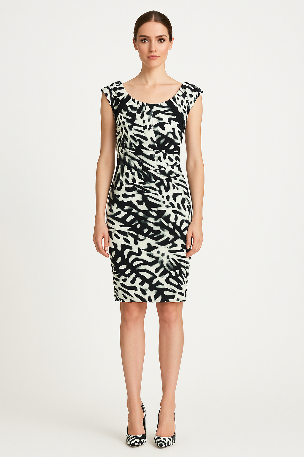 Low Back Sculpted Pencil Dress in Black & White