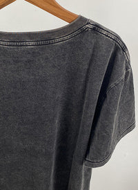 Vintage-Inspired Black Cheetah Graphic T-Shirt – 100% Cotton, Loose Fit, Washed Fabric