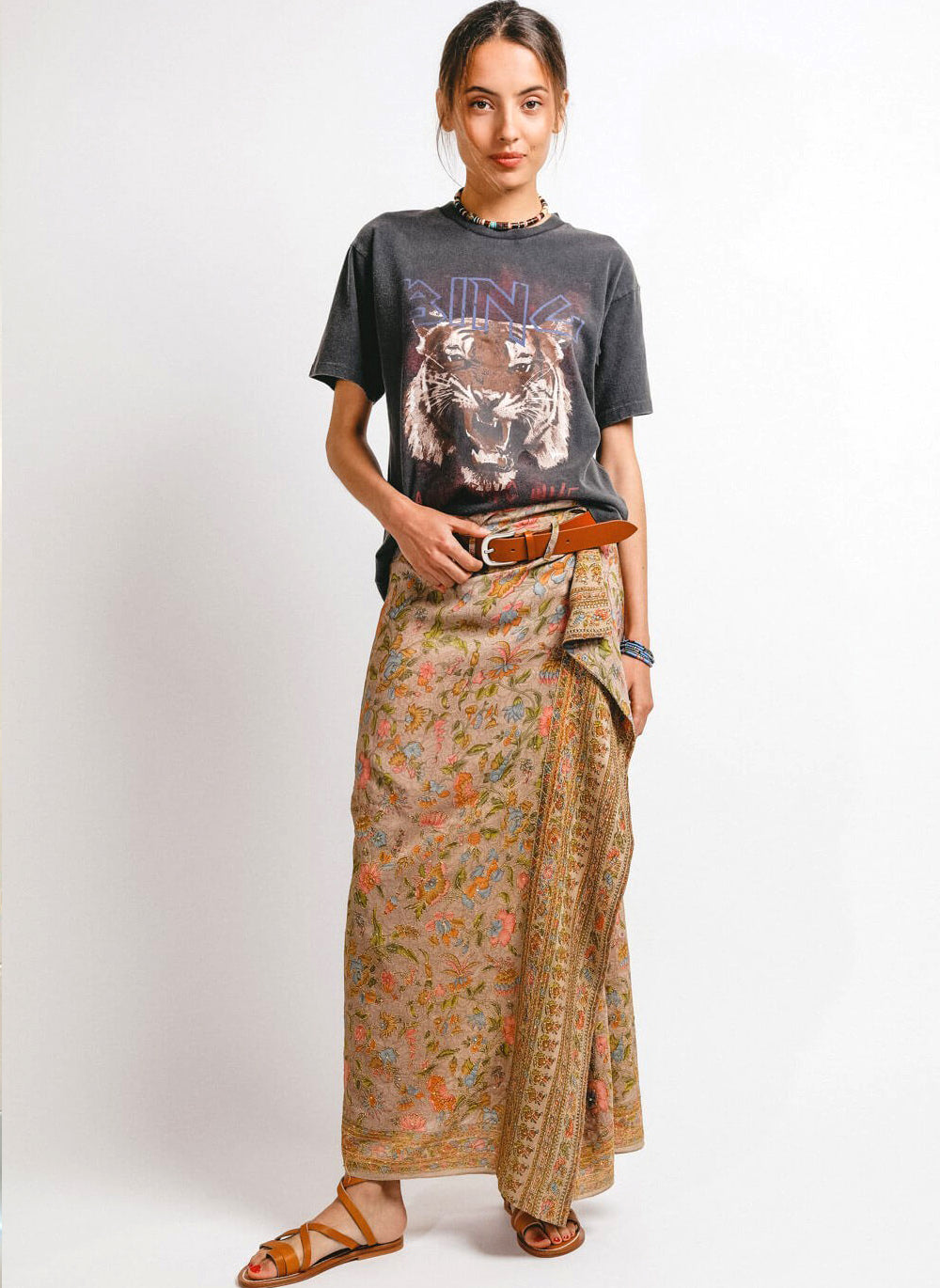 Vintage Black Tiger Graphic T-Shirt – 100% Cotton, Loose Fit, Washed Fabric
