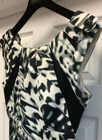Low Back Sculpted Pencil Dress in Black & White