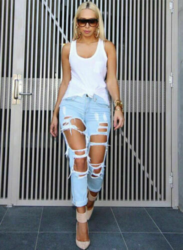 Destroyed Boyfriend Jeans in Light Blue