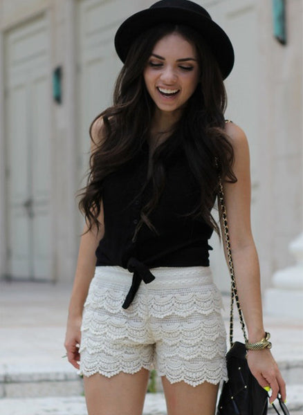 Scalloped Hem Crochet Lace Hot Pants