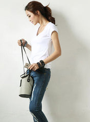 V-neck Cotton Basic T-shirt with Raw Edge